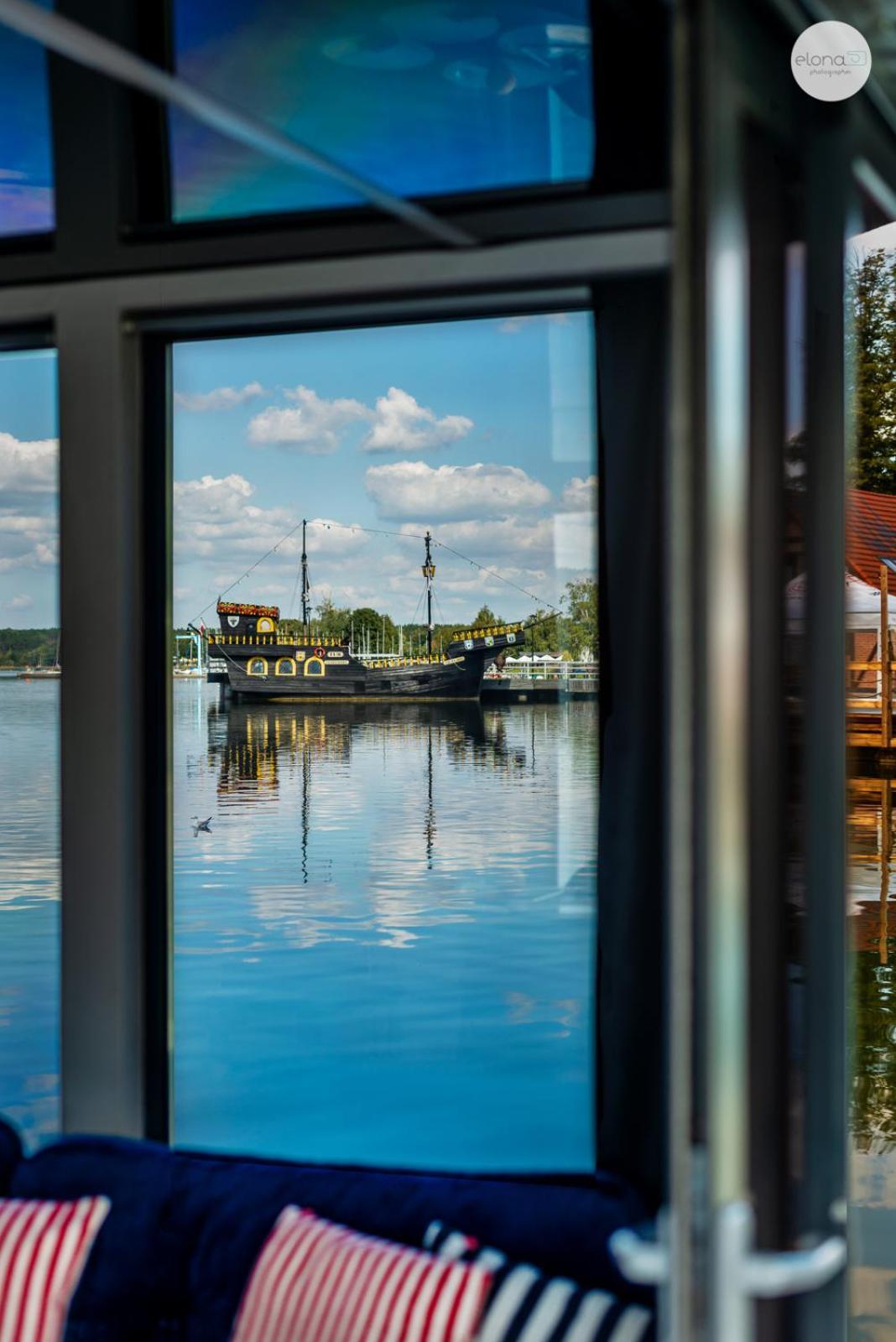 Domek na wodzie - HAUSBOOT - Domek pływający -CHARZYKOWY Zewnętrze zdjęcie