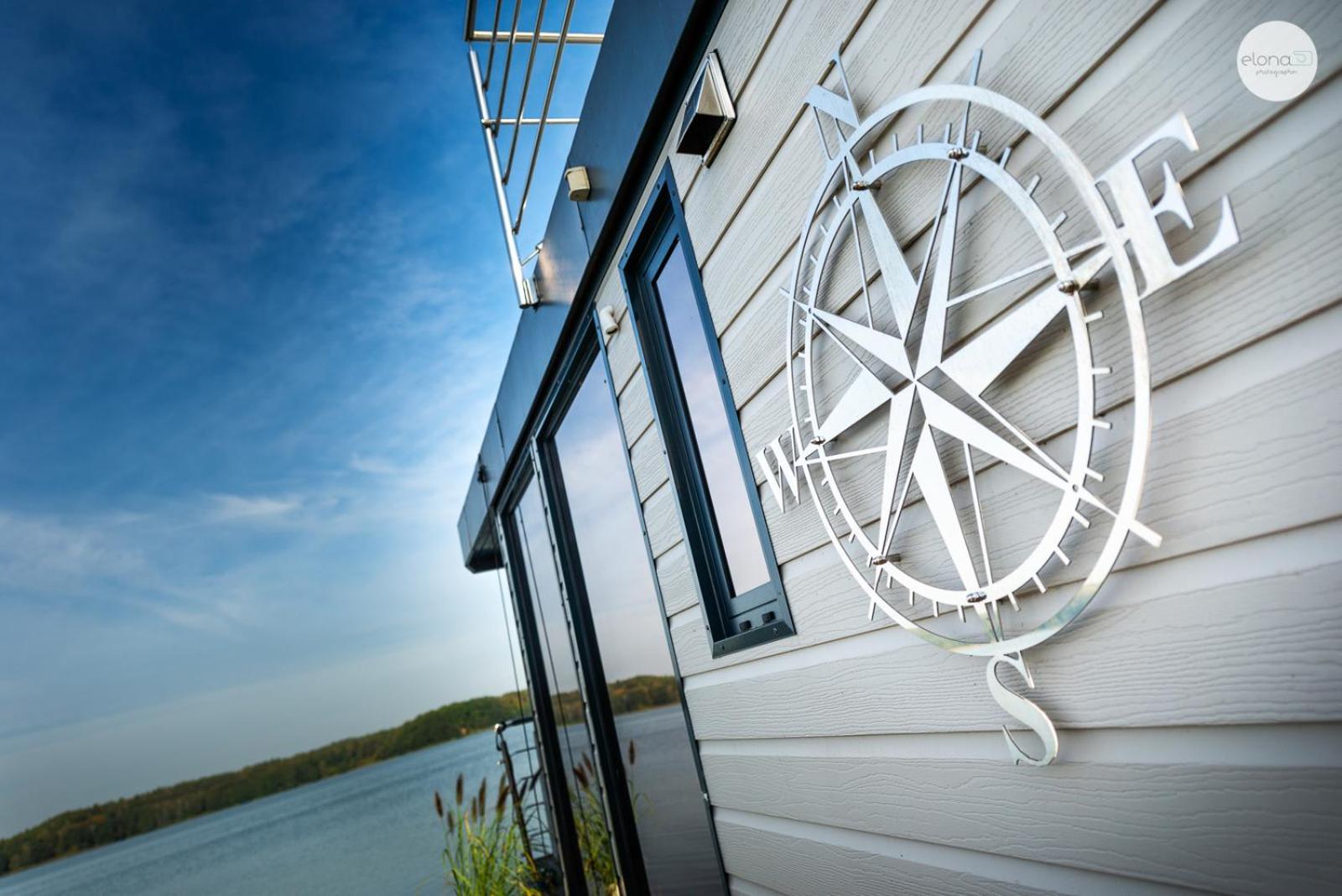 Domek na wodzie - HAUSBOOT - Domek pływający -CHARZYKOWY Zewnętrze zdjęcie