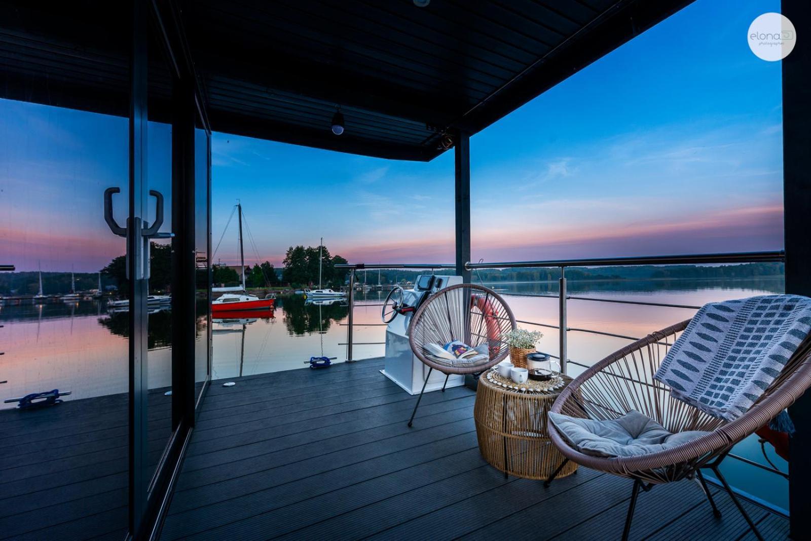 Domek na wodzie - HAUSBOOT - Domek pływający -CHARZYKOWY Zewnętrze zdjęcie
